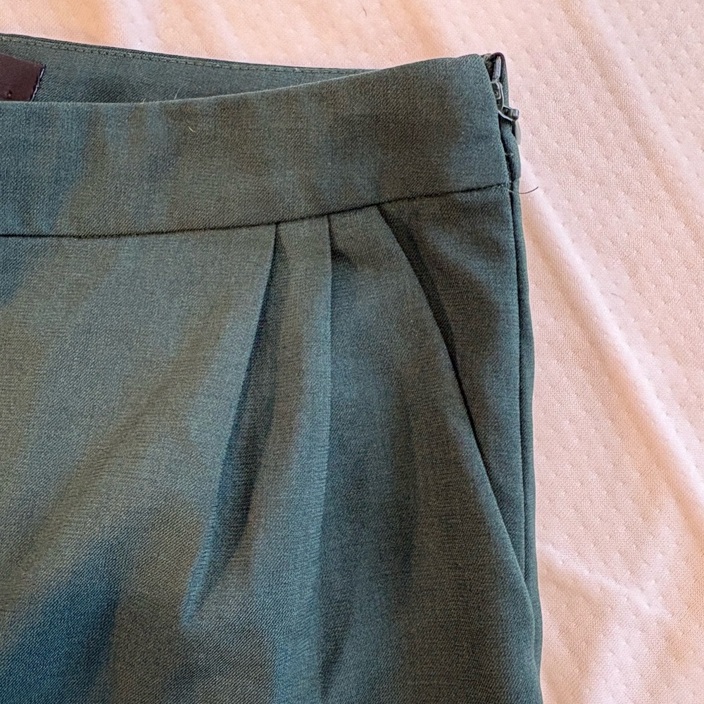 Lulu's Lightweight Green Dress Pants with Size Zipper Size M - Picture 4 of 5